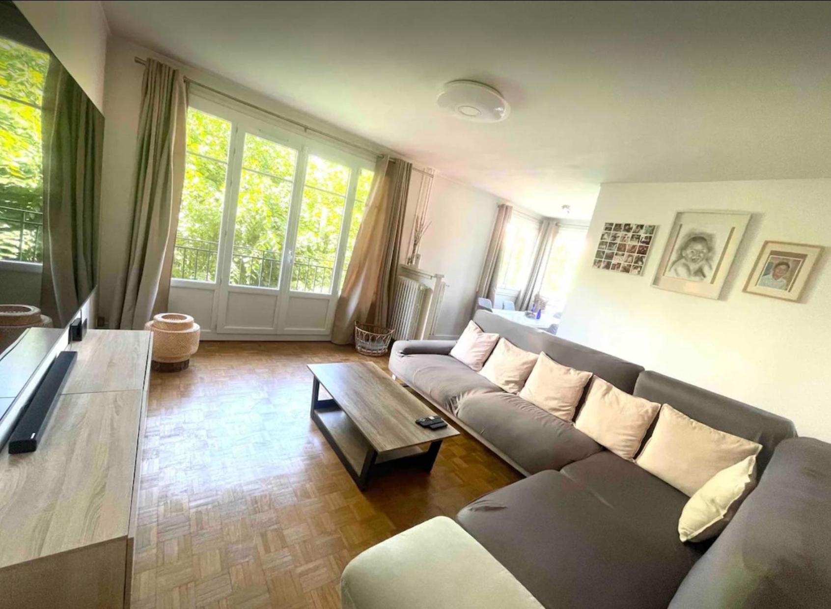Modern 2 Bedroom Apartment Near Paris Metro, Giant Flat Screen Tv 85 Inches, Balcony, Free Parking Иври сюр Сен Екстериор снимка