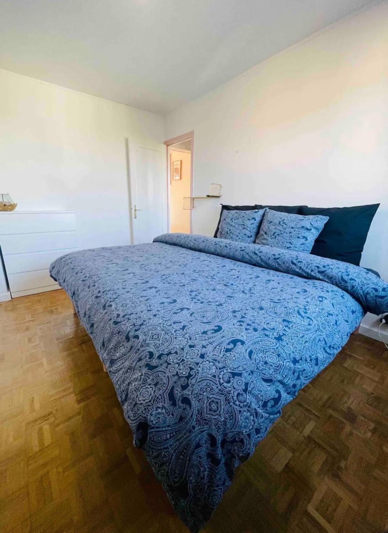 Modern 2 Bedroom Apartment Near Paris Metro, Giant Flat Screen Tv 85 Inches, Balcony, Free Parking Иври сюр Сен Екстериор снимка