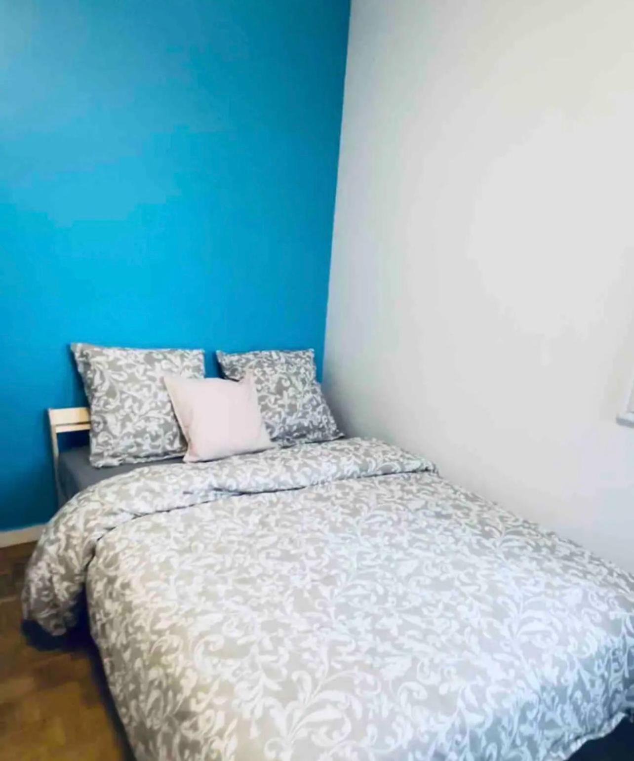 Modern 2 Bedroom Apartment Near Paris Metro, Giant Flat Screen Tv 85 Inches, Balcony, Free Parking Иври сюр Сен Екстериор снимка