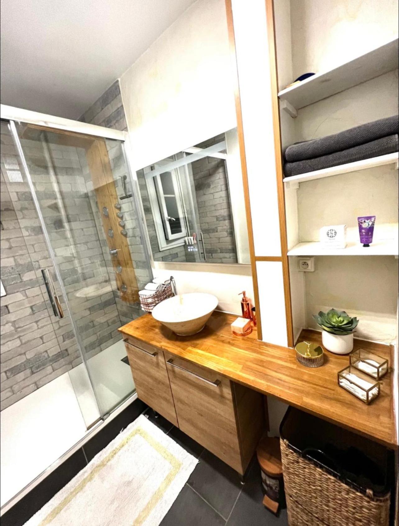 Modern 2 Bedroom Apartment Near Paris Metro, Giant Flat Screen Tv 85 Inches, Balcony, Free Parking Иври сюр Сен Екстериор снимка